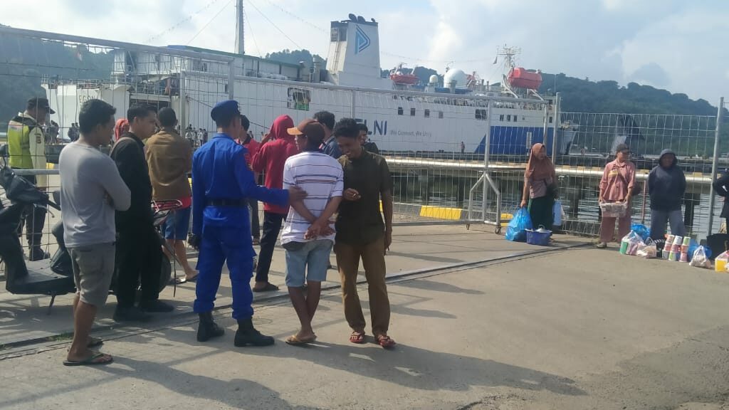 Kiprah Satpolairud Polres Lombok Barat Jaga Keamanan Pelabuhan Lembar