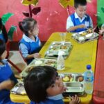 3.305 Siswa Kuripan Terima Paket Makanan Bergizi dari Pemerintah