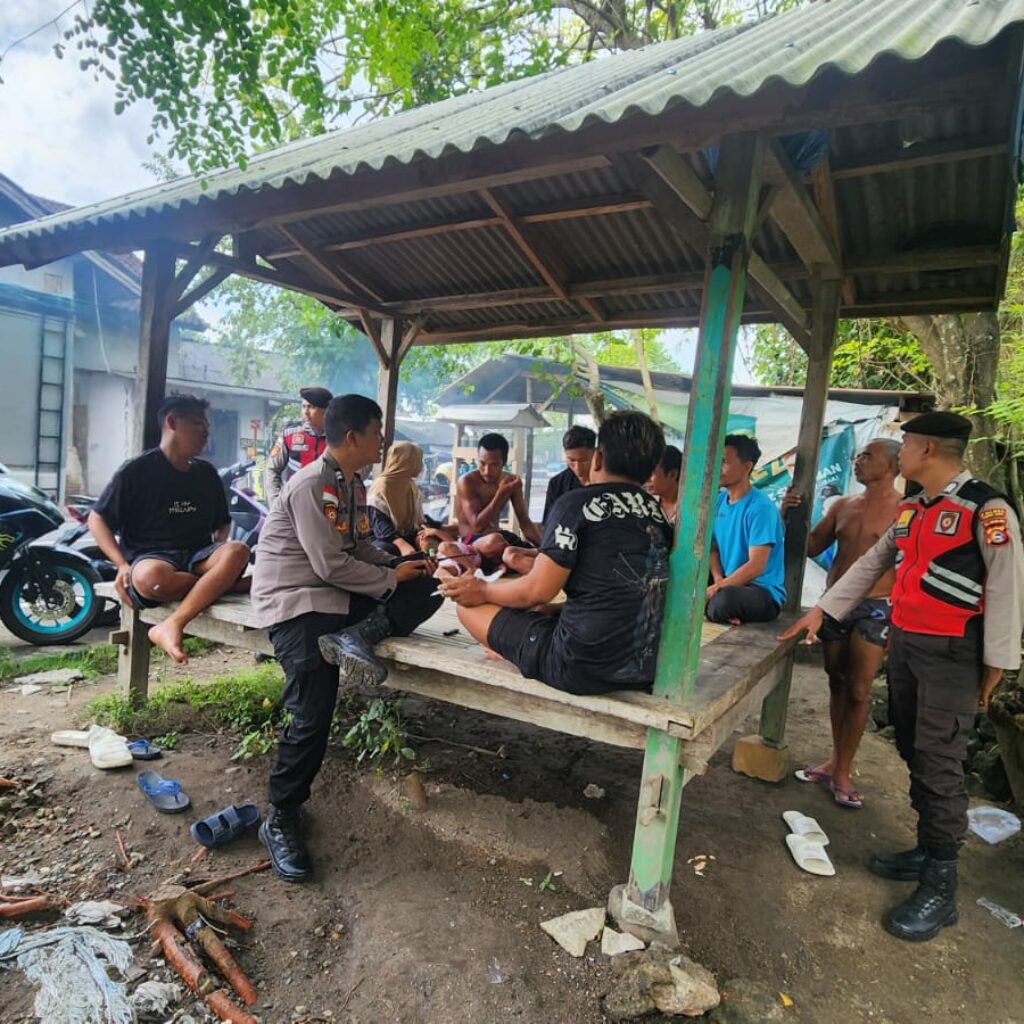Sinergi Polisi dan Warga Sekotong Dalam Menjaga Kondusifitas Wilayah