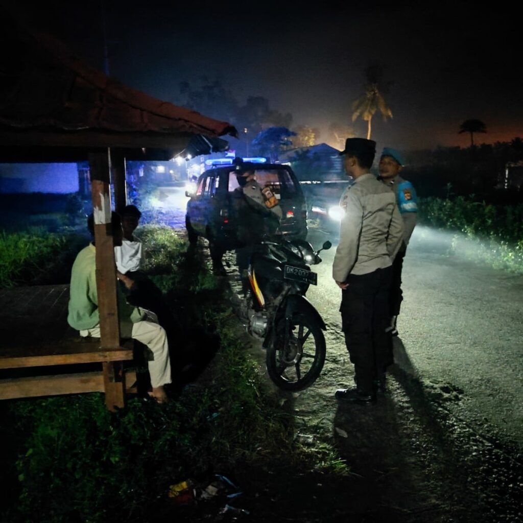 Patroli Malam Polsek Kuripan Antisipasi 3C dan Gangguan Kamtibmas
