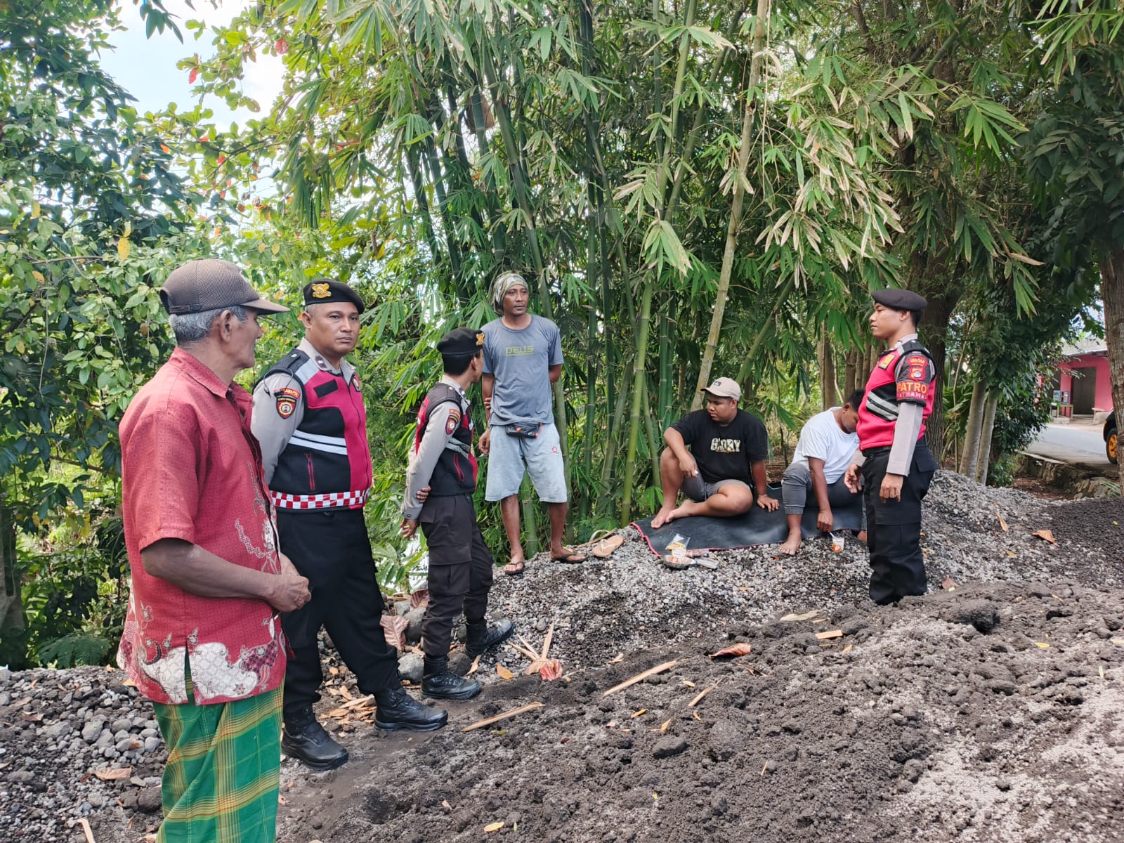 Patroli Dialogis Polres Lombok Barat Hadirkan Inovasi KEMOS 110 untuk Warga Lembar