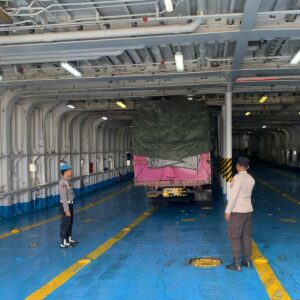 Polsek Kawasan Pelabuhan Lembar Intensifkan Patroli Demi Kelancaran Penumpang dan Logistik