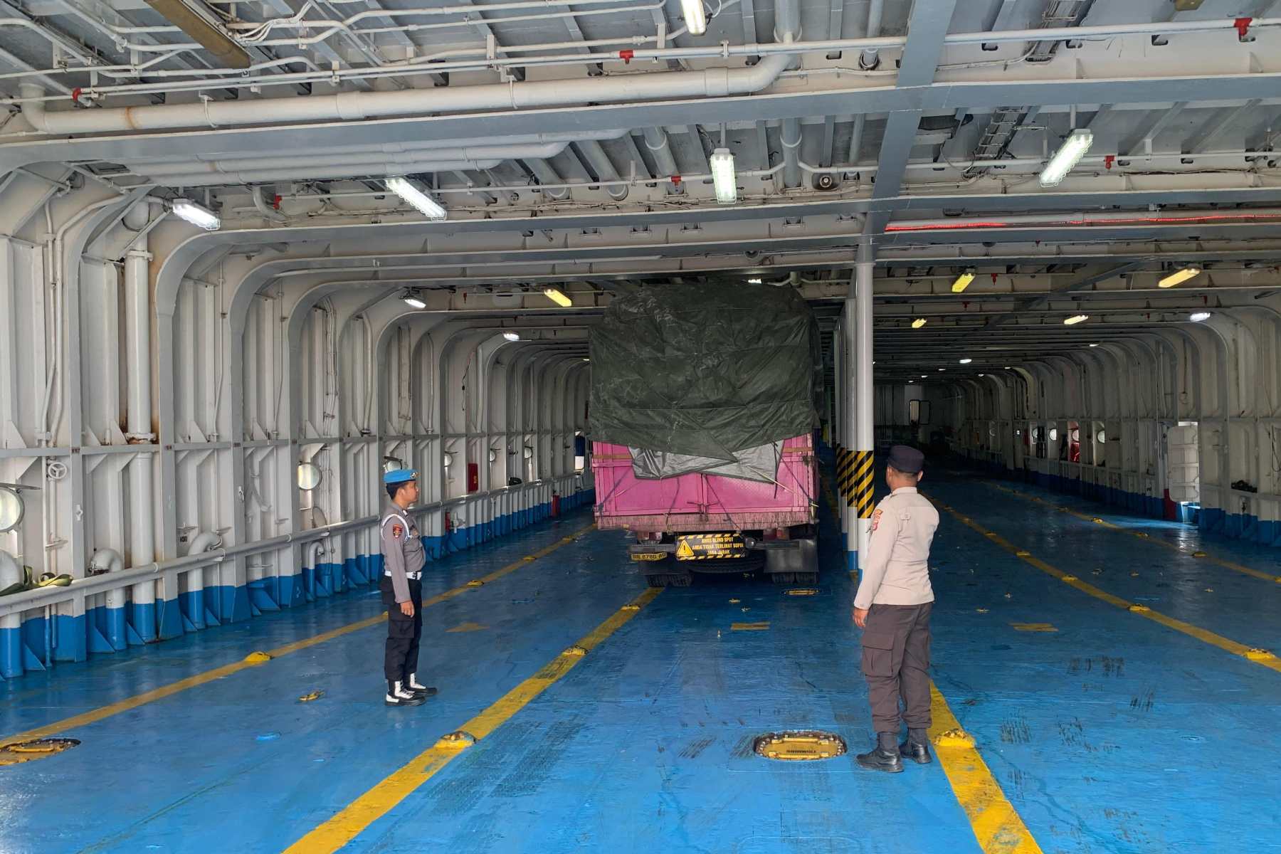 Pengamanan Ketat di Pelabuhan Lembar Lombok Barat, Polisi Pastikan Kelancaran Penyeberangan