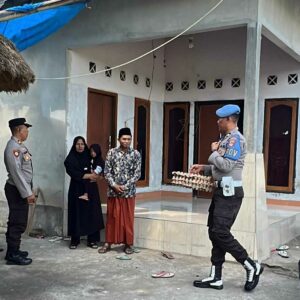 Gerakan Satu Personel Satu Telur, Polsek Kediri Dukung Zero Stunting di Kecamatan Kediri