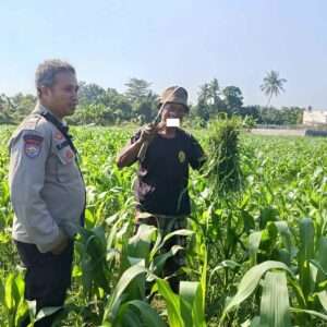 Polsek Batulayar Ajak Warga Perempung Manfaatkan Lahan untuk Ketahanan Pangan