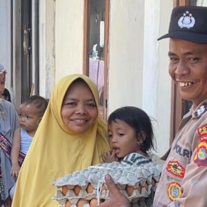 Program ‘Satu Personil Satu Telur’ Polsek Kediri Masuki Minggu ke-119