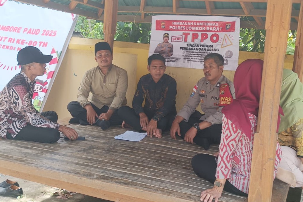 Polsek Sekotong Edukasi Warga Desa Cendi Manik Cegah TPPO