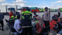 Sambut HUT Lalu Lintas ke-70, Polres Lombok Barat Hadirkan Layanan Kesehatan untuk Sopir Truk