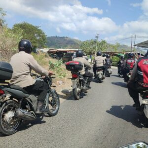 Sinergi Forkopincam Sekotong Gelar Patroli Bersama Jaga Keamanan Warga