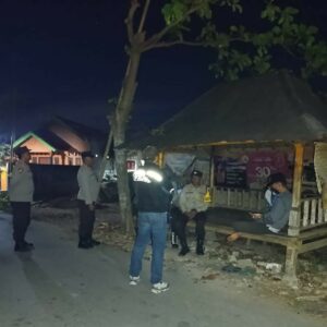 Cegah Pencurian Ternak, Polsek Gerung Intensifkan Patroli di Desa Kebon Ayu