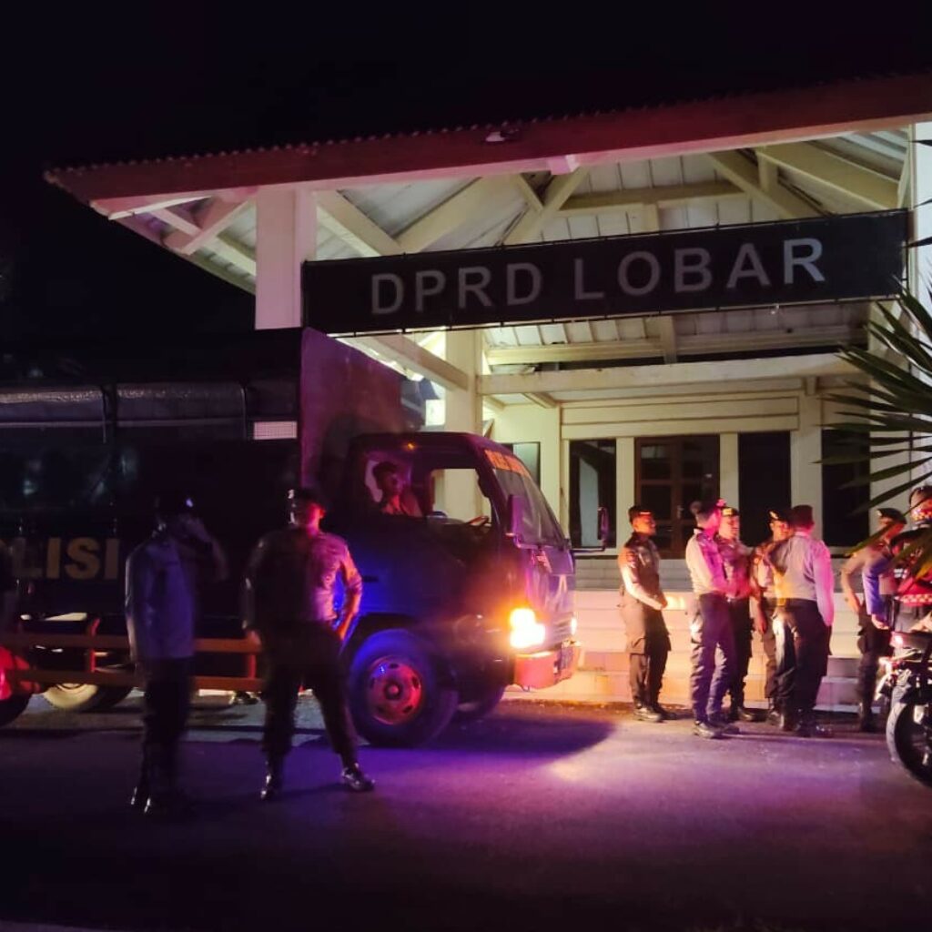 Polres Lombok Barat Gelar Patroli Gabungan, Fokus Kantor DPRD dan Bundaran GMS