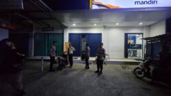 Patroli KRYD Polsek Gerung Hadirkan Rasa Aman di Desa Babusalam hingga Banyu Urip