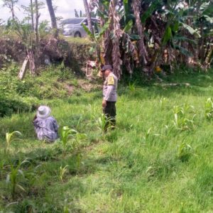 Warga Dasan Geres Pande Antusias Dukung Program Ketahanan Pangan Bersama Bhabinkamtibmas