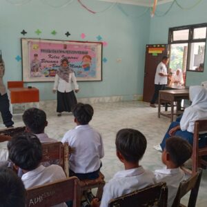 Program Polsek Sekotong Menyapa Sekolah Hadir di SMPN SATAP 4 Sekotong
