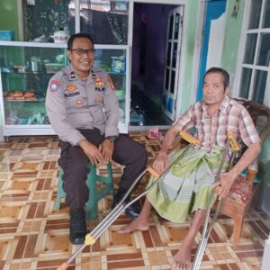 Program Peduli Mantap: Polres Lombok Barat Bantu Warga Lansia di Desa Lembar Selatan