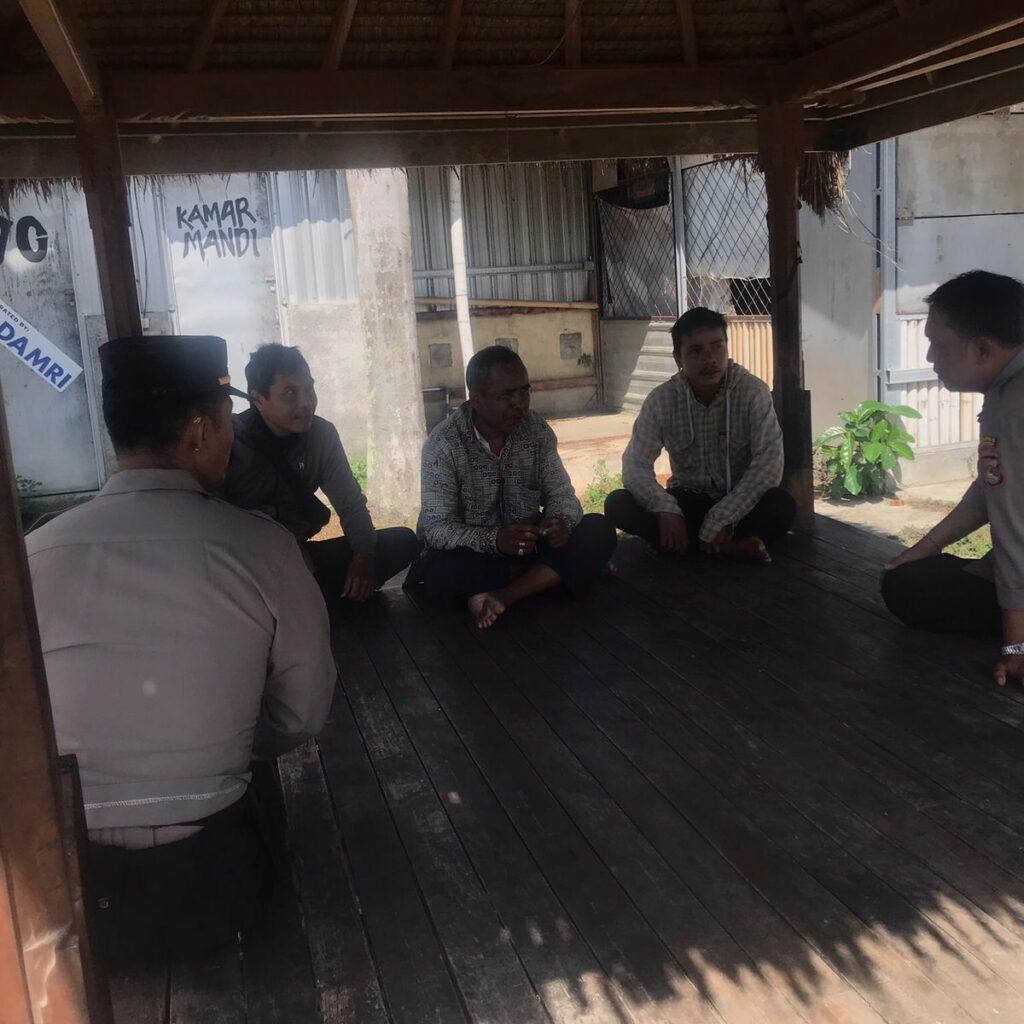 Kamtibmas Kondusif, Sat Binmas Polres Lombok Barat Dekati Pemuda Pasar Kuripan