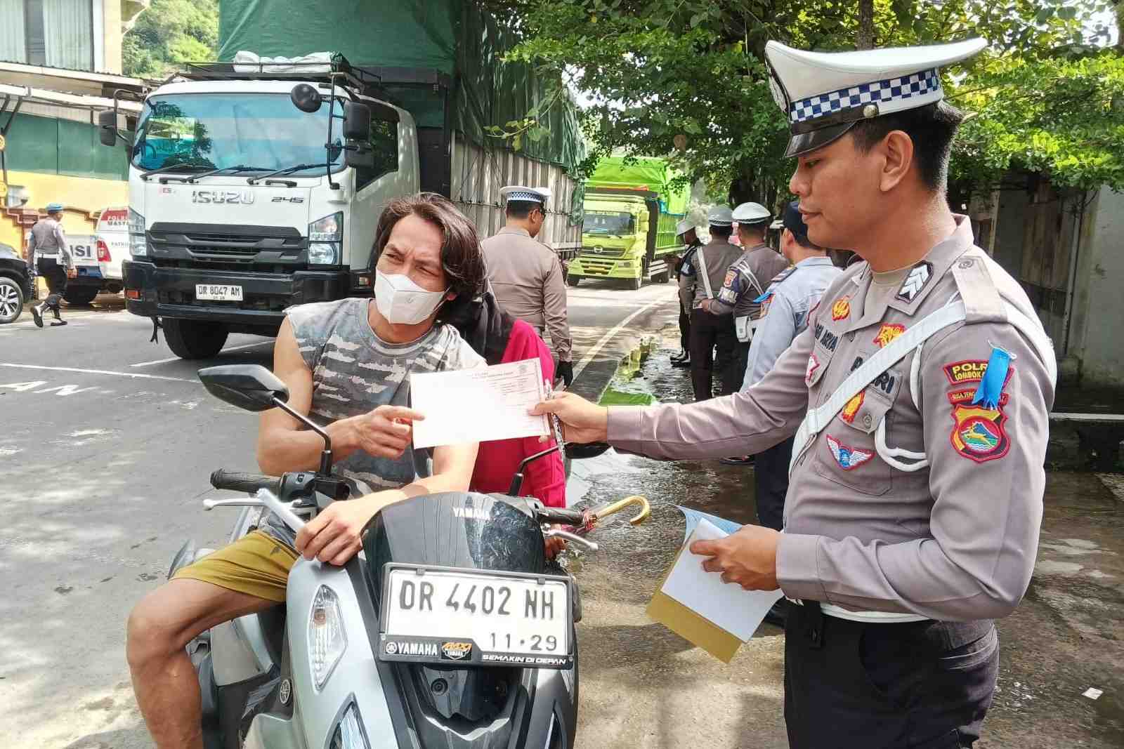 Utamakan Teguran, Sat Lantas Lobar Sasar Pelanggaran R2 di Lembar