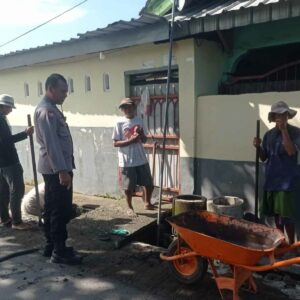 Kemandirian Pangan: Bhabinkamtibmas Kuranji Ajak Warga Lombok Barat Tanam Sayur dan Pelihara Ternak