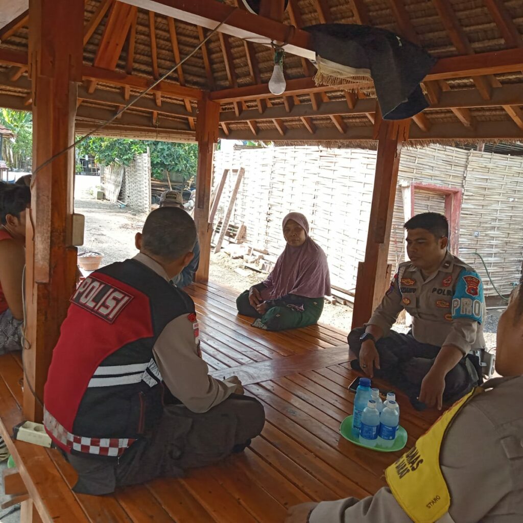 Polsek Sekotong Gelar Jumat Curhat, Warga Gunung Ketapang Tanggapi Positif