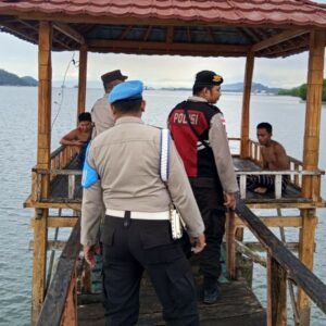 Patroli Polsek Sekotong di Eko Wisata Mangrove: Menjaga Keamanan dan Kenyamanan Wisatawan