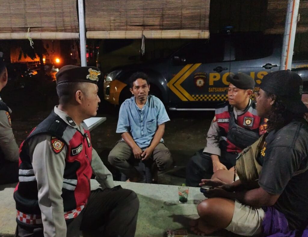 Sapa Pedagang Subuh, Polres Lombok Barat Gencarkan Patroli Dialogis