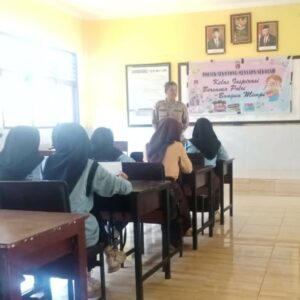 Inovasi Polsek Sekotong: Program “Menyapa Sekolah” Edukasi Siswa tentang Bahaya Bullying dan Narkoba