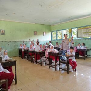 Sinergi Polisi & Sekolah: Anak Gerung Sehat dengan Makan Bergizi Gratis