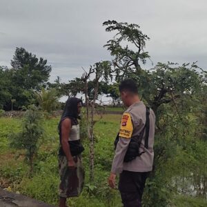 Polri Dukung Ketahanan Pangan, Bhabinkamtibmas Terjun ke Sawah