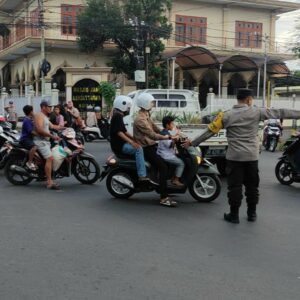 Ngabuburit di Kediri Kondusif, Polisi Siaga Beri Rasa Aman