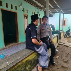 Polsek Lembar Ajak Warga Manfaatkan Pekarangan Rumah, Solusi Ketahanan Pangan