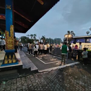 Pemberangkatan Jamaah Haji Lombok Barat Kloter 11 Berjalan Kondusif