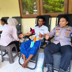 Pengamanan Waisak 2569 TB di Lombok Barat Dibarengi Kegiatan Bakti Sosial untuk Warga Mareje
