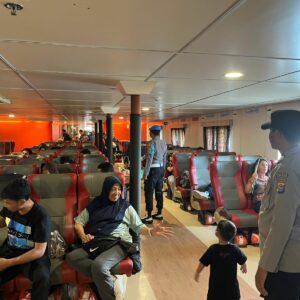 Sinergi Polsek Lembar dan Otoritas Pelabuhan Ciptakan Keamanan Tertib di Pelabuhan
