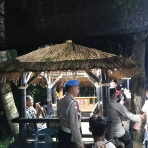 Patroli Malam Polsek Sekotong Wujudkan Kamtibmas Kondusif