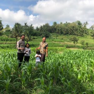 Polri Dampingi Ketahanan Pangan di Desa Mareje