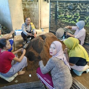 Bhabinkamtibmas Jagaraga Indah Giatkan Ketahanan Pangan Keluarga