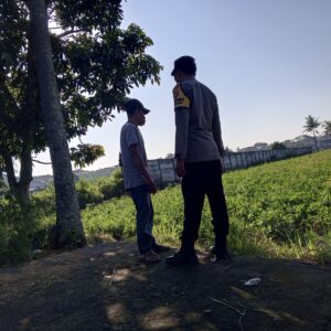 Bhabinkamtibmas Kuripan Dorong Budidaya Cabai di Pekarangan