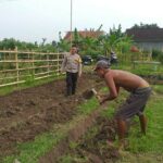 Bhabinkamtibmas Jagaraga Ajak Petani Manfaatkan Lahan Kosong