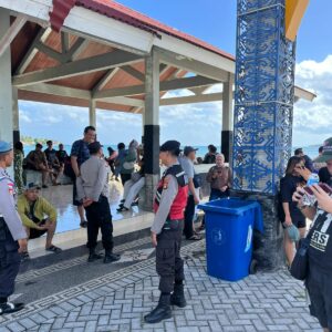 Patroli Polisi di Dermaga Tawun: Wujud Nyata Perlindungan Wisatawan
