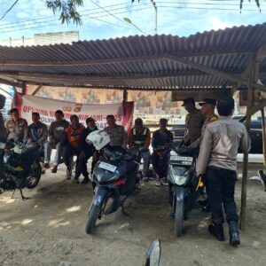 Sat Binmas Polres Lombok Barat Sasar Komunitas Parkir Pasar Gerung