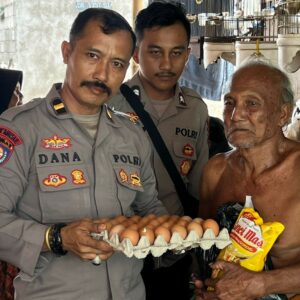 Program Nutrisi Mantap, Polres Lombok Barat Ringankan Beban Warga