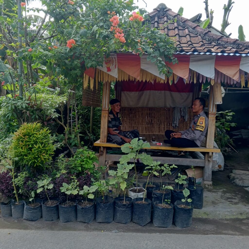 Polsek Kuripan Gandeng Warga Bangun Kemandirian Pangan Keluarga