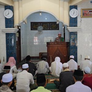 Wujud Kepedulian Polri: Dakwah dan Bakti Sosial di Suka Makmur, Gerung