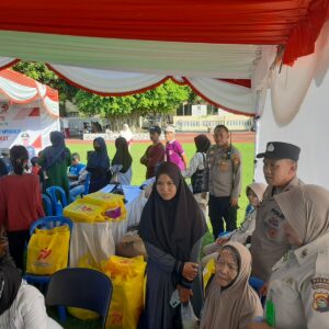 Hari Bhayangkara ke-79, Polsek Labuapi Gelar Bakti Sosial di Mapolda NTB