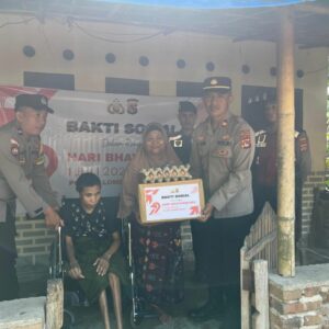Bakti Sosial Polri di Sekotong, Kursi Roda dan Sembako Disalurkan
