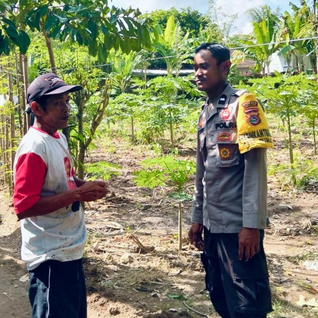 Polsek Kediri Dorong Warga Rumak Manfaatkan Pekarangan untuk Pangan Mandiri