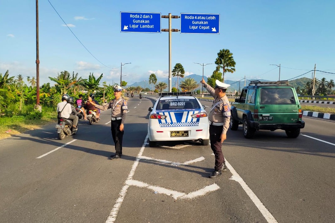Edukasi dan Pencegahan 3C di Jalur Vital BIL oleh Satlantas Lombok Barat