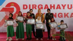 Lombok Barat, NTB – Kepolisian Republik Indonesia (Polri) merayakan ulang tahunnya yang ke-79 pada 1 Juli 2025. Di Lombok Barat, peringatan Hari Bhayangkara kali ini selain dengan menggelar upacara, juga ditandai dengan acara tasyakuran yang penuh makna. Menegaskan kembali komitmen Polri untuk terus meningkatkan kualitas pelayanan kepada masyarakat. Pada Selasa (1/7/2025), suasana di bencingah kantor Bupati Lombok Barat tampak semarak dengan kehadiran para pejabat dan tokoh masyarakat. Acara Tasyakuran Hari Bhayangkara ke-79 ini digelar di Jalan Soekarno-Hatta, Kelurahan Dasan Geres, Kecamatan Gerung, Kabupaten Lombok Barat, menjadi momentum penting. Untuk mempererat sinergitas antara Polri, TNI, pemerintah daerah, dan seluruh elemen masyarakat. Meningkatkan Pelayanan dan Memperkuat Sinergi Dalam sambutannya yang penuh semangat, Kapolres Lombok Barat, AKBP Yasmara Harahap, S.I.K., menyampaikan bahwa Hari Bhayangkara ke-79 mengusung tema ‘Polri untuk Masyarakat’. Menurutnya, tema ini bukan sekadar slogan, melainkan sebuah amanah untuk terus berbenah. "Dalam rangka Hari Bhayangkara ke-79 tahun 2025 dengan tema Polri Untuk Masyarakat, tentunya kita harus meningkatkan kualitas diri sebagai insan Bhayangkara. Untuk melaksanakan pelayanan maksimal kepada masyarakat," ujar AKBP Yasmara. Ia menekankan pentingnya introspeksi diri dan peningkatan kinerja untuk memberikan pelayanan terbaik. "Polri tegak berdiri dan berkomitmen untuk menjadi lebih modern dan terpercaya," tambahnya. Menurut Kapolres, semua upaya ini bertujuan utama untuk menjaga stabilitas keamanan dan ketertiban masyarakat (kamtibmas) di Provinsi NTB agar tetap kondusif. Ia juga menjelaskan bahwa rangkaian kegiatan dalam rangka Hari Bhayangkara di Polres Lombok Barat sudah dimulai sejak awal Juni. Dengan berbagai kegiatan yang menyentuh langsung masyarakat. AKBP Yasmara Harahap juga menyampaikan rasa terima kasihnya kepada semua pihak yang telah mendukung tugas-tugas Polri. "Terima kasih kepada Bapak Bupati yang telah mendukung tugas-tugas kamtibmas. Tidak mungkin kami berjalan sendiri tanpa dukungan dari Pemda dan seluruh elemen masyarakat," tegasnya. Kolaborasi Pemerintah dan Polri untuk Pelayanan Optimal Senada dengan Kapolres, Bupati Lombok Barat, H. Lalu Ahmad Zaini, S. Si., M.T., juga memberikan apresiasi setinggi-tingginya kepada jajaran kepolisian. Dalam pernyataannya, Bupati mengucapkan selamat Hari Bhayangkara dan menekankan pentingnya sinergi antara pemerintah daerah dan Polri. "Atas nama Pemerintah Kabupaten Lombok Barat, kami menyampaikan dirgahayu Kepolisian," kata Bupati Lalu Ahmad Zaini. "Sinergitas dan kolaborasi akan terus kita tingkatkan agar pelayanan kepada masyarakat akan terus dapat dioptimalkan,” imbuhnya. Pernyataan ini menunjukkan komitmen kuat dari pemerintah daerah untuk terus bekerja sama dengan Polri demi kesejahteraan dan keamanan masyarakat Lombok Barat. Momen Kebersamaan dan Apresiasi Setelah sambutan, acara dilanjutkan dengan momen simbolis pemotongan kue dan tumpeng. Kapolres Lombok Barat bersama Ibu Ketua Bhayangkari, Bupati Lombok Barat, perwakilan Dandim 1606, Wakil Bupati, Sekda, dan Ketua DPRD secara bersama-sama melakukan pemotongan tumpeng, melambangkan kebersamaan dan rasa syukur. Kemeriahan acara juga terasa saat pembacaan dan penyerahan hadiah bagi para pemenang lomba-lomba yang diselenggarakan dalam rangka memeriahkan Hari Bhayangkara ke-79. Berbagai lomba tersebut tidak hanya menjadi ajang silaturahmi, tetapi juga menunjukkan partisipasi aktif masyarakat dalam perayaan hari jadi korps Bhayangkara. Peringatan Hari Bhayangkara ke-79 ini menjadi momentum refleksi bagi seluruh jajaran Polres Lombok Barat untuk terus berbenah dan meningkatkan kualitas diri. Turut hadir pula dalam acara ini, Ketua Cabang Bhayangkari Lombok Barat, Ny. Citra Yasmara, bersama jajaran pengurus. Serta perwakilan dari Kodim 1606 Mataram, Letkol Inf. Abdul Haris S.H. M.H. Selain itu, hadir pula Wakil Bupati Lombok Barat, Hj. Nurul Adha, S.THI, Sekda Kabupaten Lombok Barat, H. Ilham S.Pd M.Pd., Ketua DPRD Kabupaten Lombok Barat, Lalu Ivan Indaryadi, serta perwakilan dari Pengadilan Negeri Mataram dan Kejaksaan Negeri Mataram. Kehadiran para pimpinan OPD, tokoh agama, tokoh masyarakat, dan tokoh adat menunjukkan soliditas dukungan terhadap tugas-tugas kepolisian.