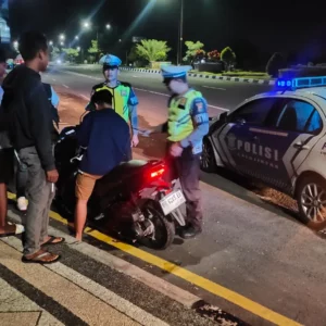 Patroli Malam Satlantas Lombok Barat Bikin Jalanan Lebih Aman
