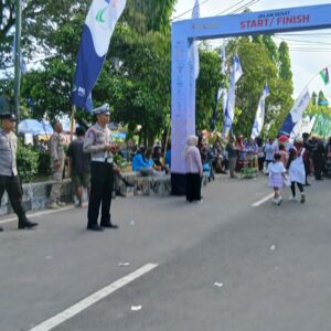 Aksi Sigap Polisi Kawal Kelancaran Pasar Keuangan Rakyat Lombok Barat